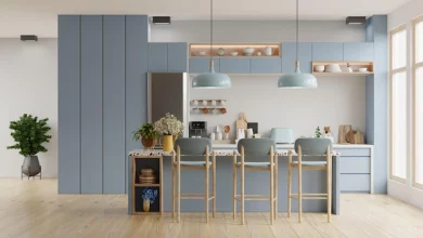 Belle cuisine avec un intérieur bleu, moderne